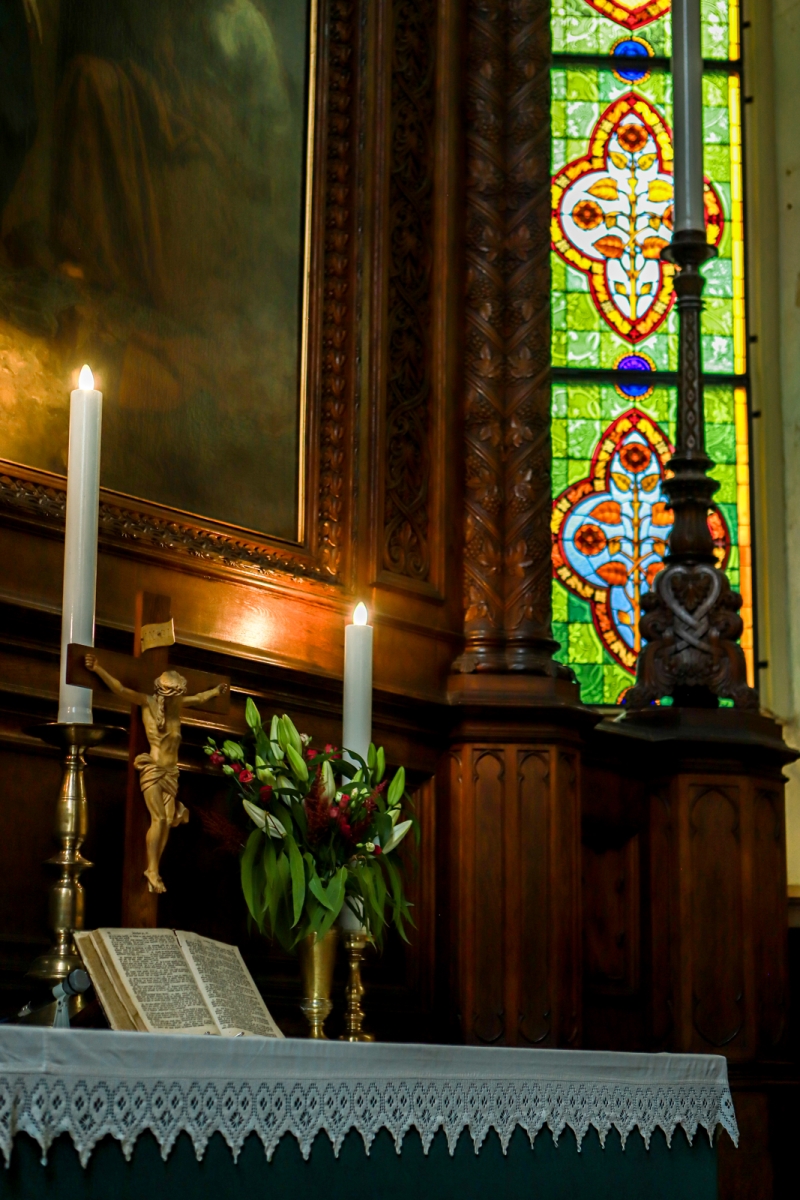 Atjaunotā Cēsu Sv. Jāņa luterāņu baznīca izgaismojas krāsās